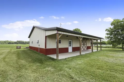 Exterior - 6281 Davis Dr, Newark, OH 43056 photo 4 of 15