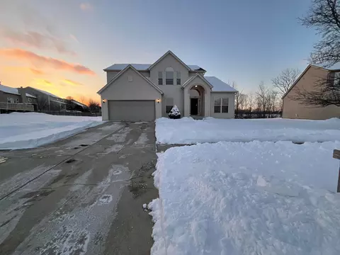 160 Whittington Pl, Pataskala, OH 43062