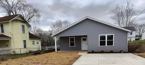31 Webb St, Newark, OH 43055