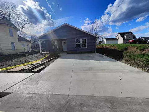 31 Webb St, Newark, OH 43055