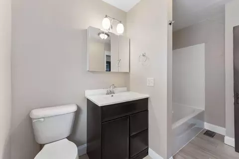 Bath - 867 E Wheeling St NE, Lancaster, OH 43130 photo 2 of 3