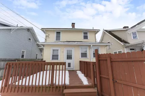 Exterior - 867 E Wheeling St NE, Lancaster, OH 43130 photo 5 of 9
