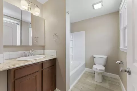 Bath - 867 E Wheeling St NE, Lancaster, OH 43130 photo 1 of 3