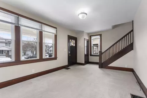 Living - 867 E Wheeling St NE, Lancaster, OH 43130 photo 4 of 5