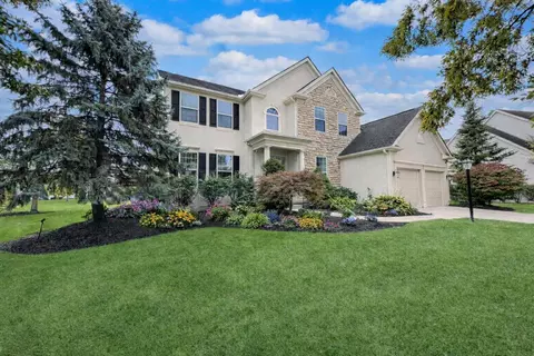 6201 Lampton Pond Dr, Hilliard, OH 43026
