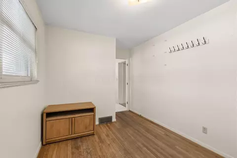 Bedroom - 339 Meadow Ln, Circleville, OH 43113 photo 9 of 10