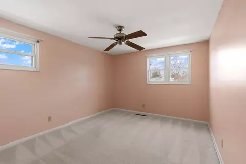 Bedroom - 339 Meadow Ln, Circleville, OH 43113 photo 5 of 10