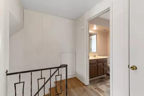 Entry Way - 339 Meadow Ln, Circleville, OH 43113 photo 6 of 6
