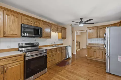 Kitchen - 339 Meadow Ln, Circleville, OH 43113 photo 2 of 2