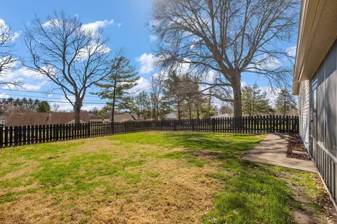 Exterior - 339 Meadow Ln, Circleville, OH 43113 photo 6 of 9