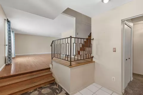 Entry Way - 339 Meadow Ln, Circleville, OH 43113 photo 2 of 6