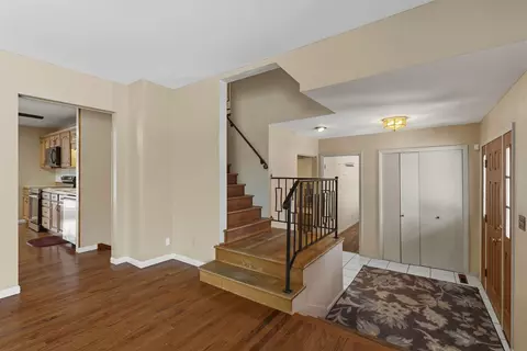 Entry Way - 339 Meadow Ln, Circleville, OH 43113 photo 3 of 6
