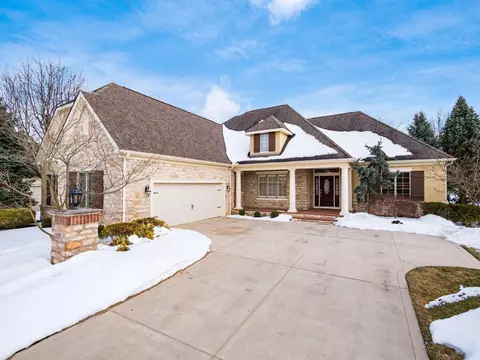 8155 Flynn Ln, Dublin, OH 43017