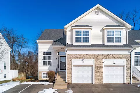 8278 Catalpa Ridge Dr, Blacklick, OH 43004