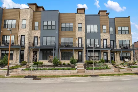 2288 Quarry Trails Dr, Columbus, OH 43228