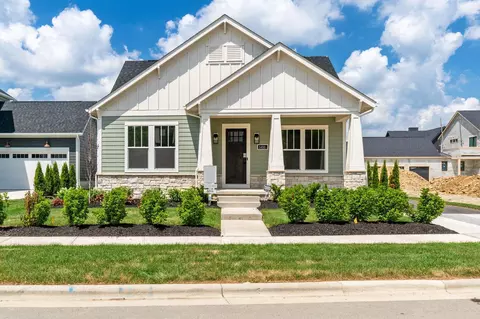 5450 Maple Dr, Lewis Center, OH 43035