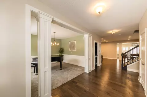 Entry Way - 6334 Artesian Run, Delaware, OH 43015 photo 2 of 9