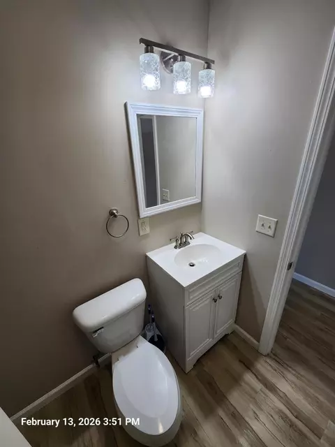 Bath - 805 Silver St, Marion, OH 43302 photo 1 of 8