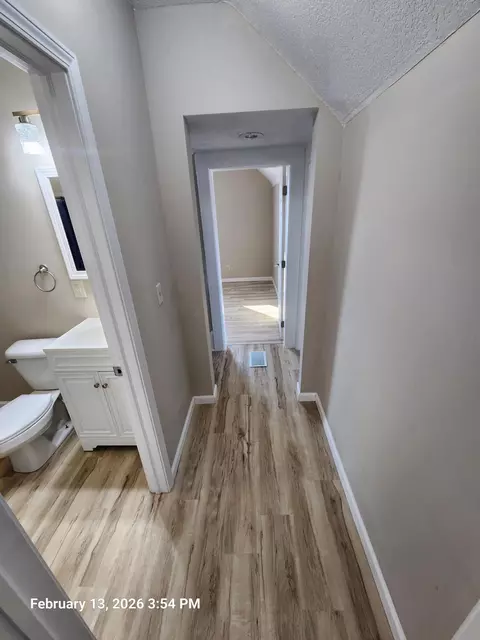 Entry Way - 805 Silver St, Marion, OH 43302 photo 2 of 3