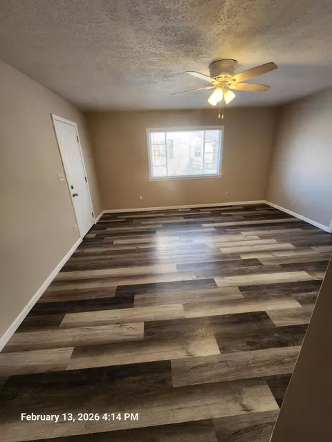 Living - 805 Silver St, Marion, OH 43302 photo 2 of 6