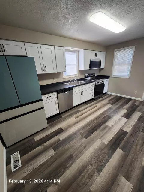 Kitchen - 805 Silver St, Marion, OH 43302 photo 3 of 4