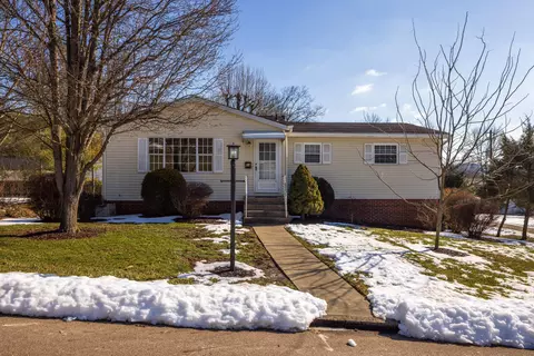 44 Strathmore Blvd, Athens, OH 45701