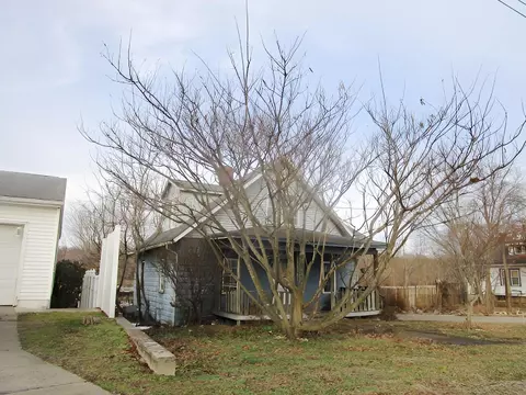 804 Hocking Rd, Belpre, OH 45714