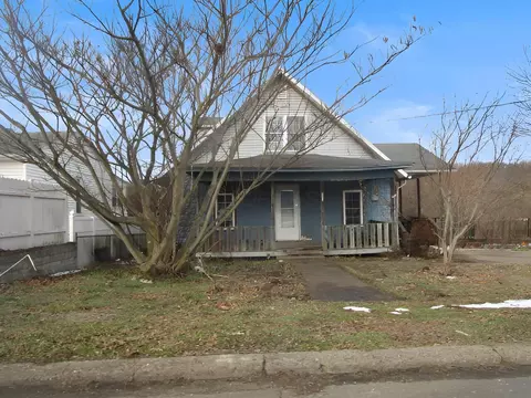 804 Hocking Rd, Belpre, OH 45714 photo 2