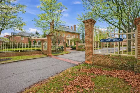 1 Bottomley Cres, New Albany, OH 43054