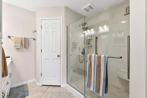 Bath - 5987 Dunabbey Loop, Dublin, OH 43017 photo 3 of 10