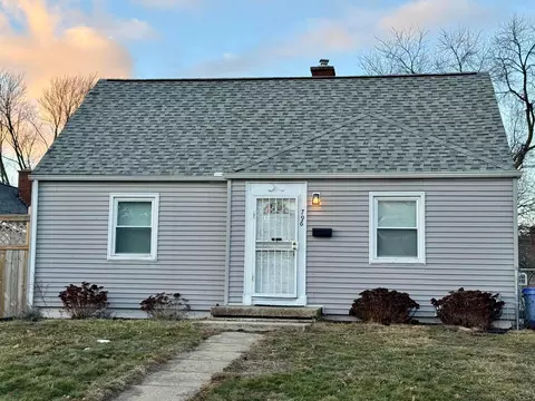796 E Kenworth Rd, Columbus, OH 43224
