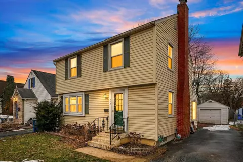 575 Chestershire Rd, Columbus, OH 43204