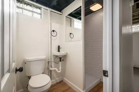 Bath - 2585 Eakin Rd, Columbus, OH 43204 photo 2 of 2
