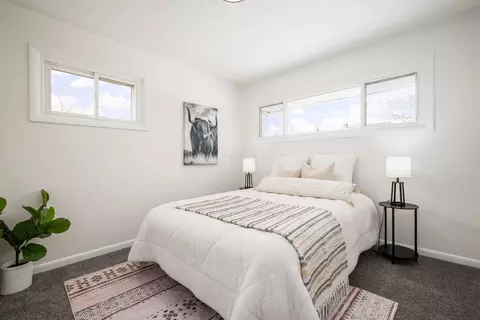 Bedroom - 2585 Eakin Rd, Columbus, OH 43204 photo 1 of 7