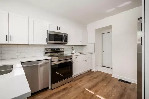 Kitchen - 2585 Eakin Rd, Columbus, OH 43204 photo 1 of 3