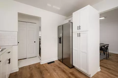Entry Way - 2585 Eakin Rd, Columbus, OH 43204 photo 1 of 2