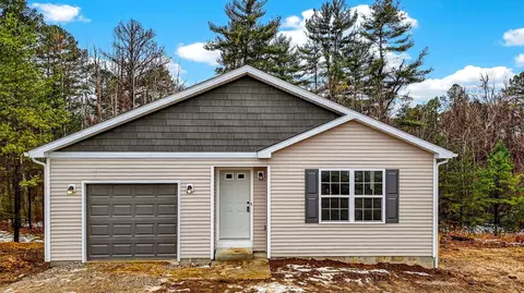 358 Elm St, New Straitsville, OH 43766
