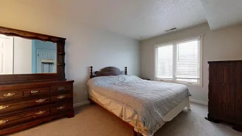Bedroom - 6035 Lake, Ashtabula, OH 44004 photo 1 of 3