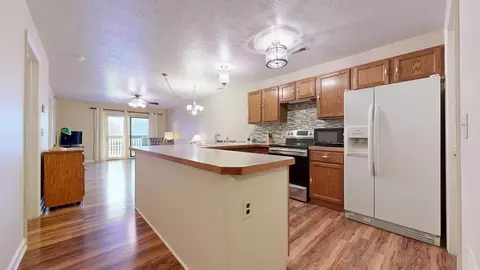 Kitchen - 6035 Lake, Ashtabula, OH 44004 photo 1 of 4
