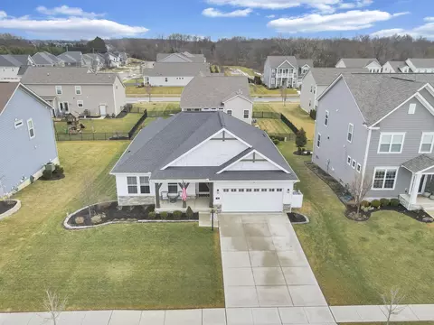 View/Area - 748 Wharncliff Loop, Pickerington, OH 43147 photo 3 of 11