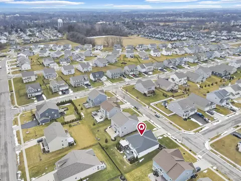 View/Area - 748 Wharncliff Loop, Pickerington, OH 43147 photo 6 of 11
