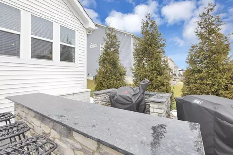 Exterior - 748 Wharncliff Loop, Pickerington, OH 43147 photo 9 of 13