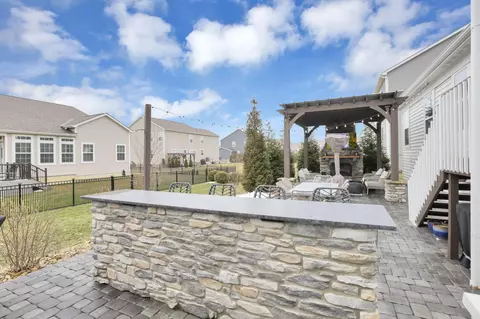 Exterior - 748 Wharncliff Loop, Pickerington, OH 43147 photo 10 of 13