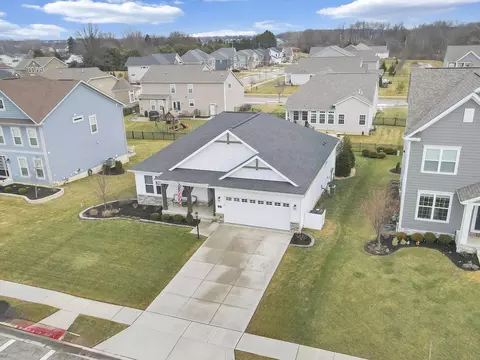 View/Area - 748 Wharncliff Loop, Pickerington, OH 43147 photo 4 of 11