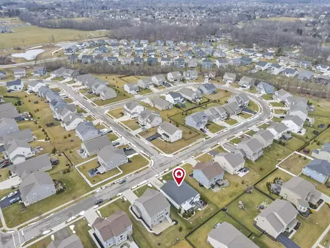 View/Area - 748 Wharncliff Loop, Pickerington, OH 43147 photo 8 of 11