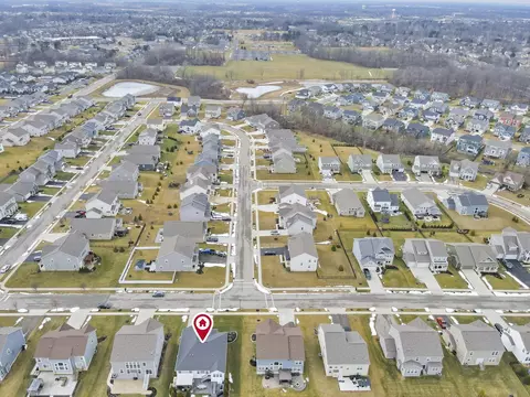 View/Area - 748 Wharncliff Loop, Pickerington, OH 43147 photo 7 of 11