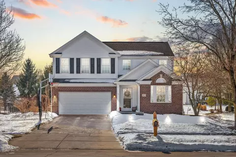 2073 Parklawn Dr, Lewis Center, OH 43035