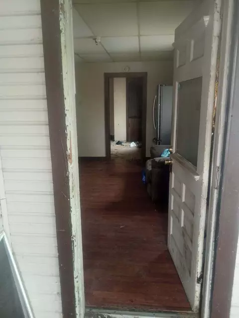 Entry Way - 329 Mound St, Marion, OH 43302 photo 1 of 5