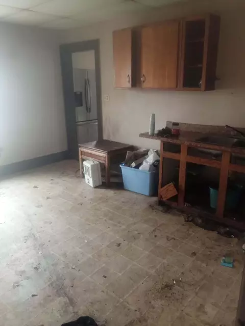 Entry Way - 329 Mound St, Marion, OH 43302 photo 3 of 5