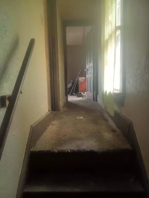 Entry Way - 329 Mound St, Marion, OH 43302 photo 5 of 5
